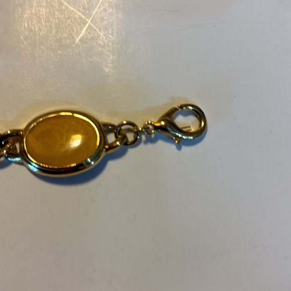 Vintage gold and yellowish tan circular stone bracelet - Picture 4 of 4